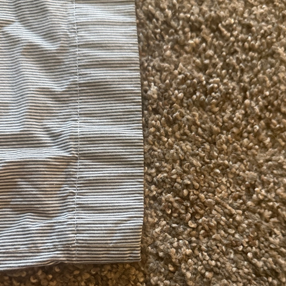 GAP Soft Gray Flare Pants - Picture 4 of 6